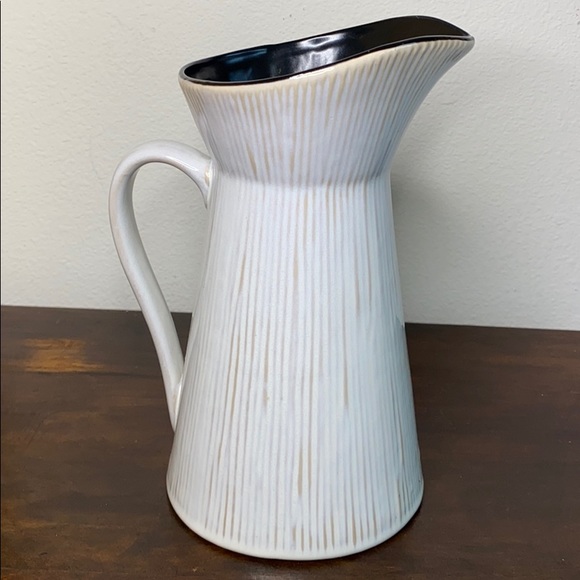 Gibson white Pitcher - Picture 3 of 9